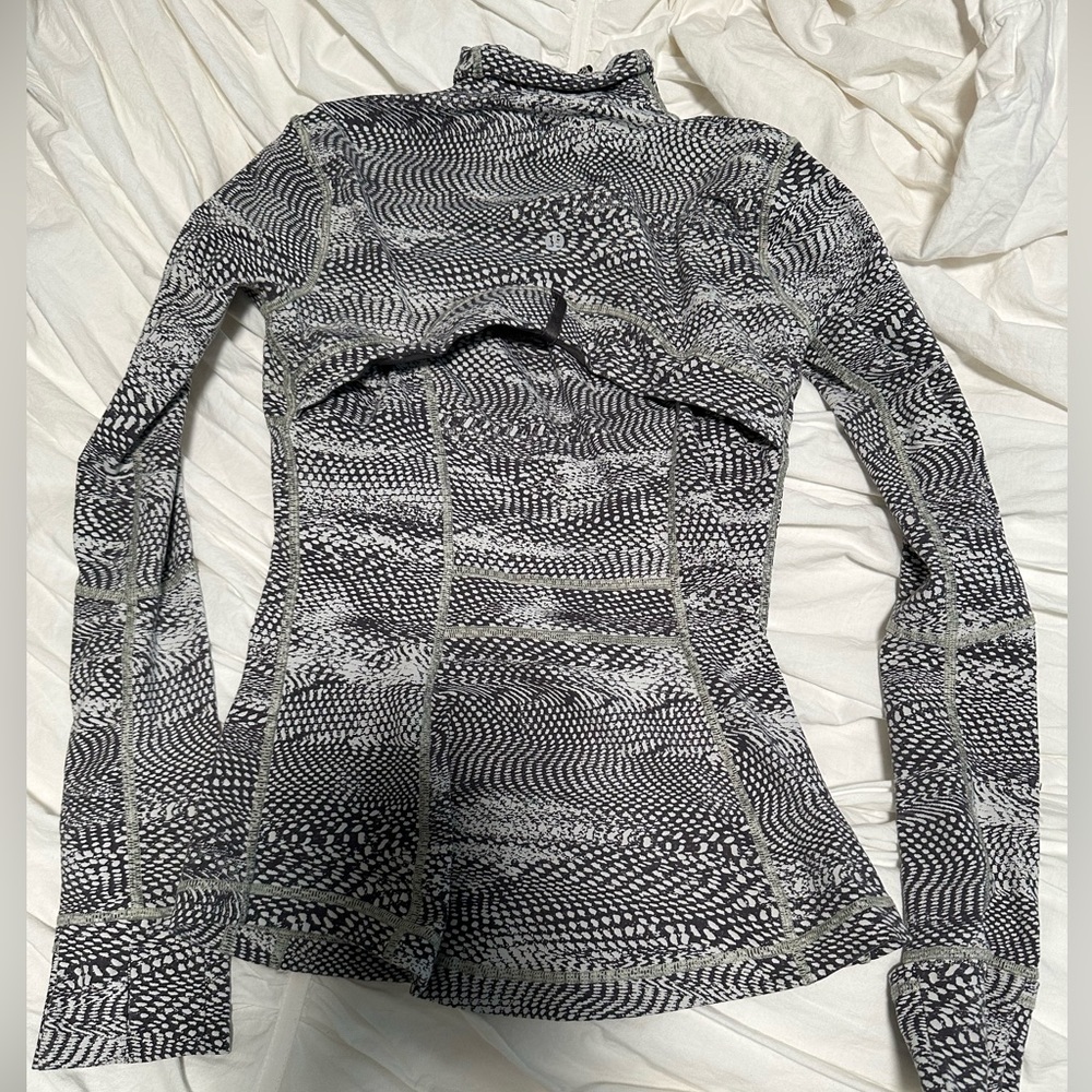 Lululemon Patterned Define Jacket - image 2